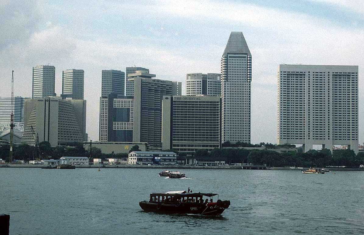http://www.bigfoto.com/asia/singapore/singapore-3zo1.jpg