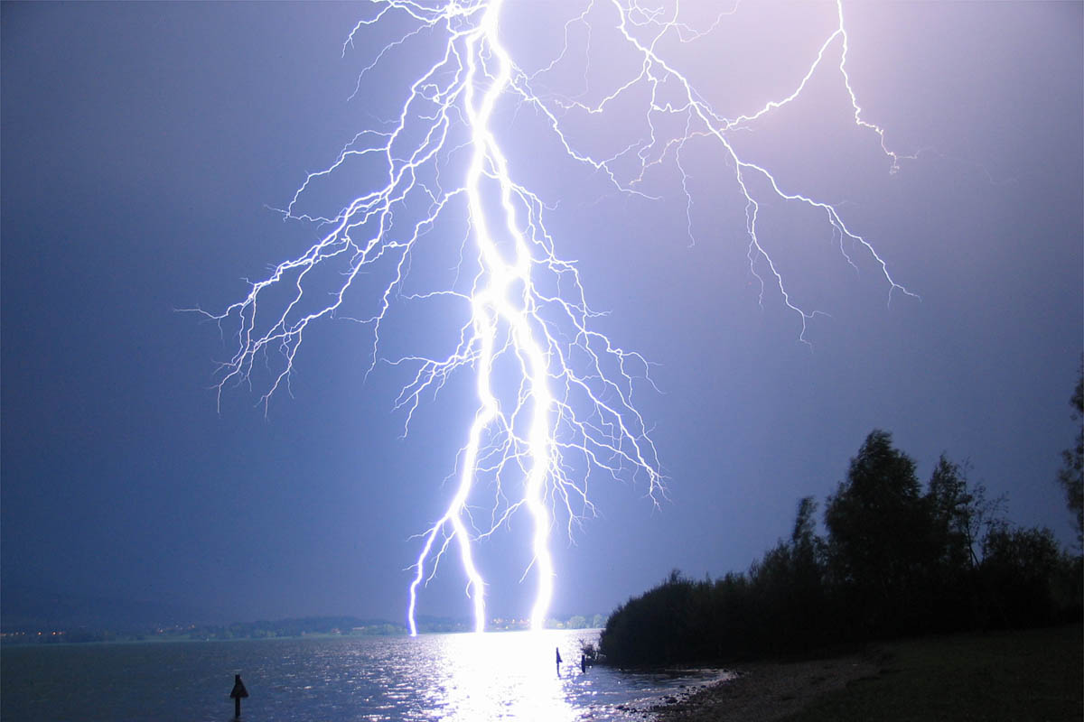 lightning-2a7z.jpg